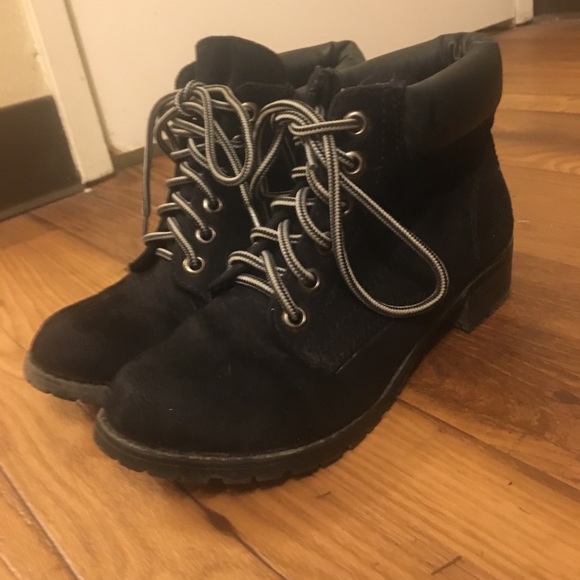 Boots - Picture 2 of 4